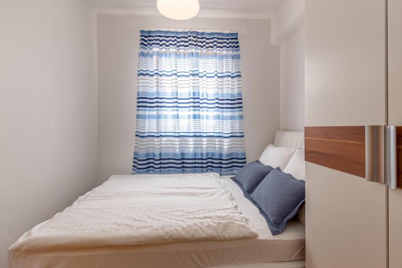 Apartments Rina Малинска Экстерьер фото