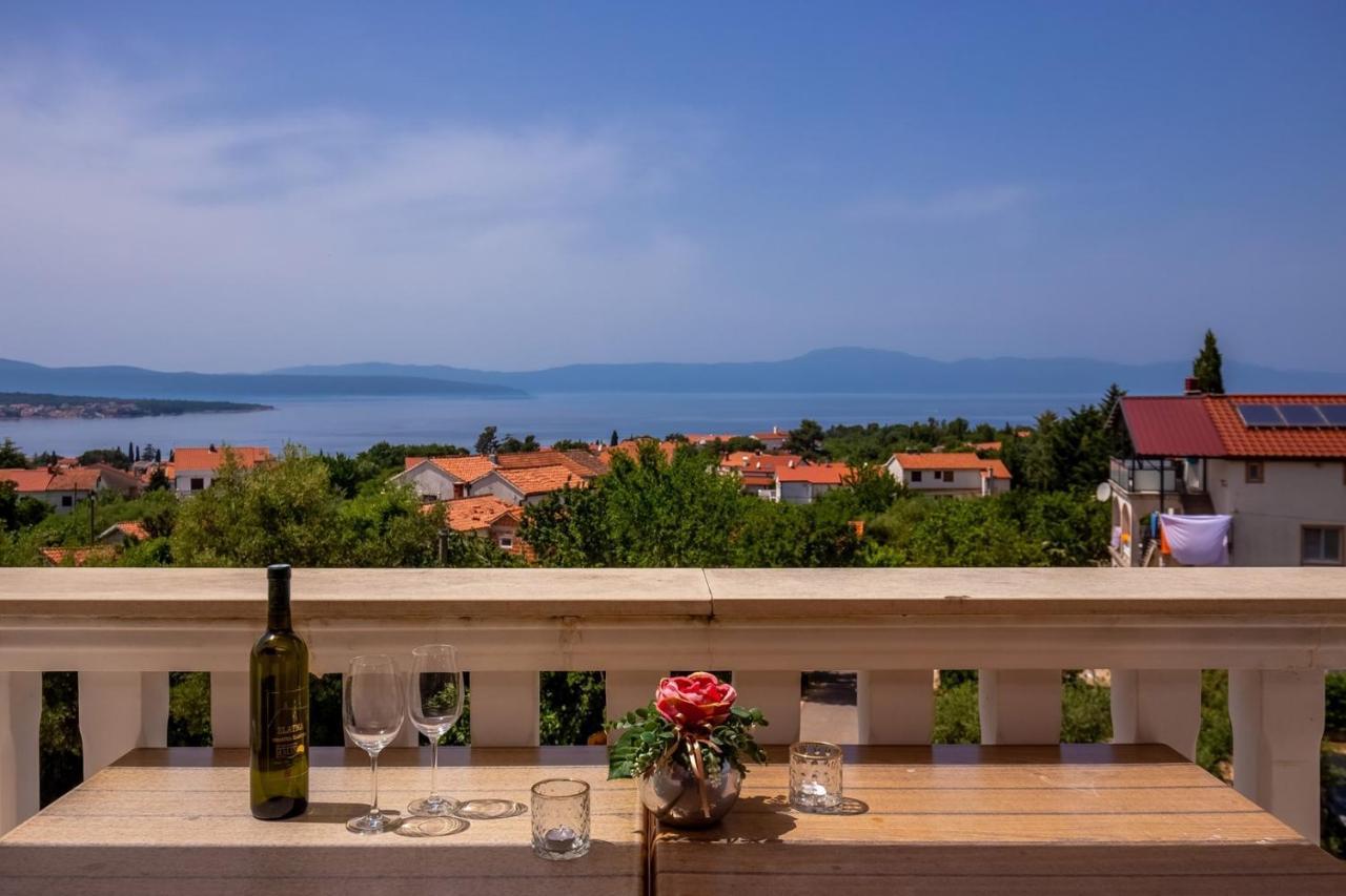 Apartments Rina Малинска Экстерьер фото