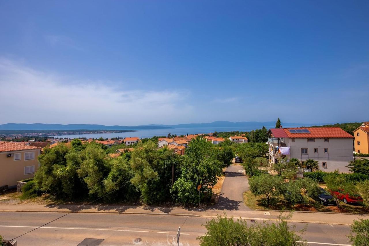 Apartments Rina Малинска Экстерьер фото