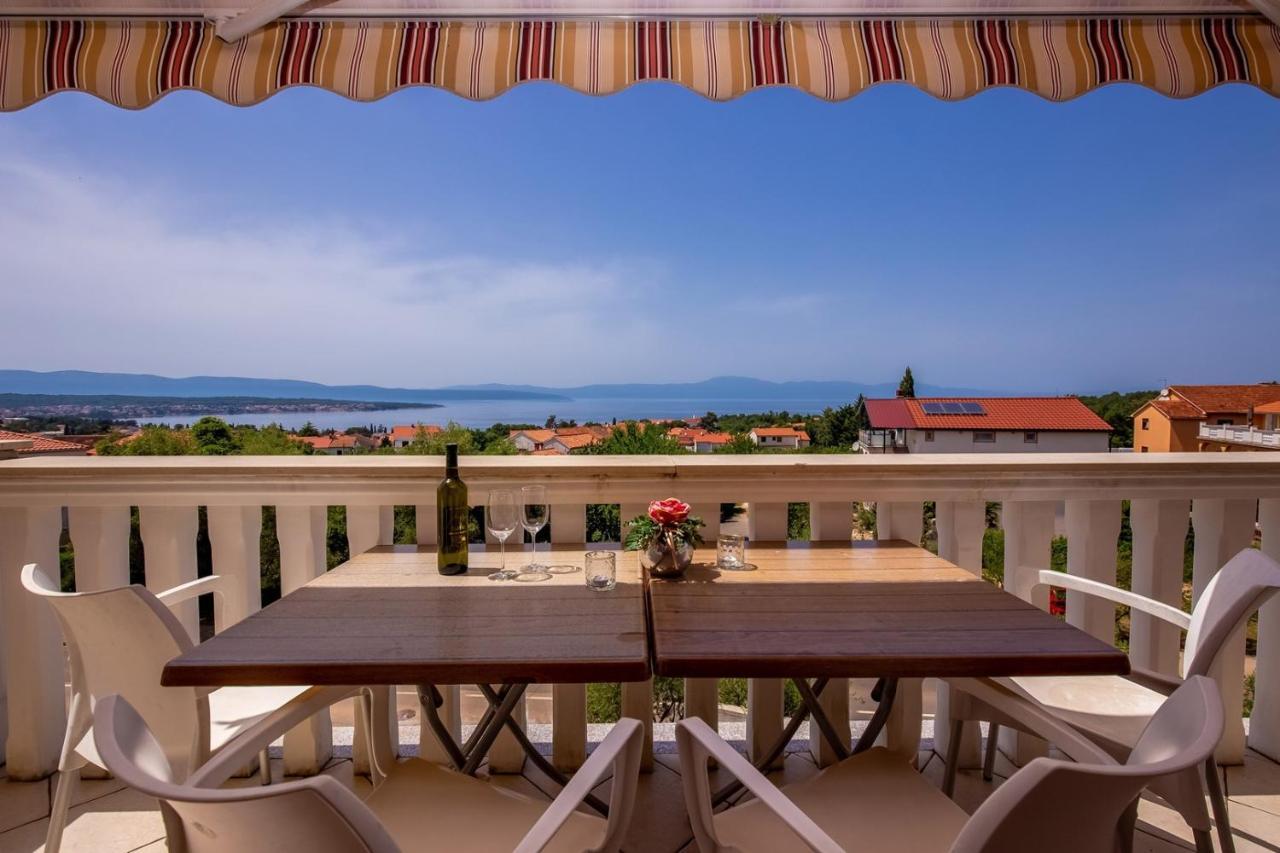Apartments Rina Малинска Экстерьер фото