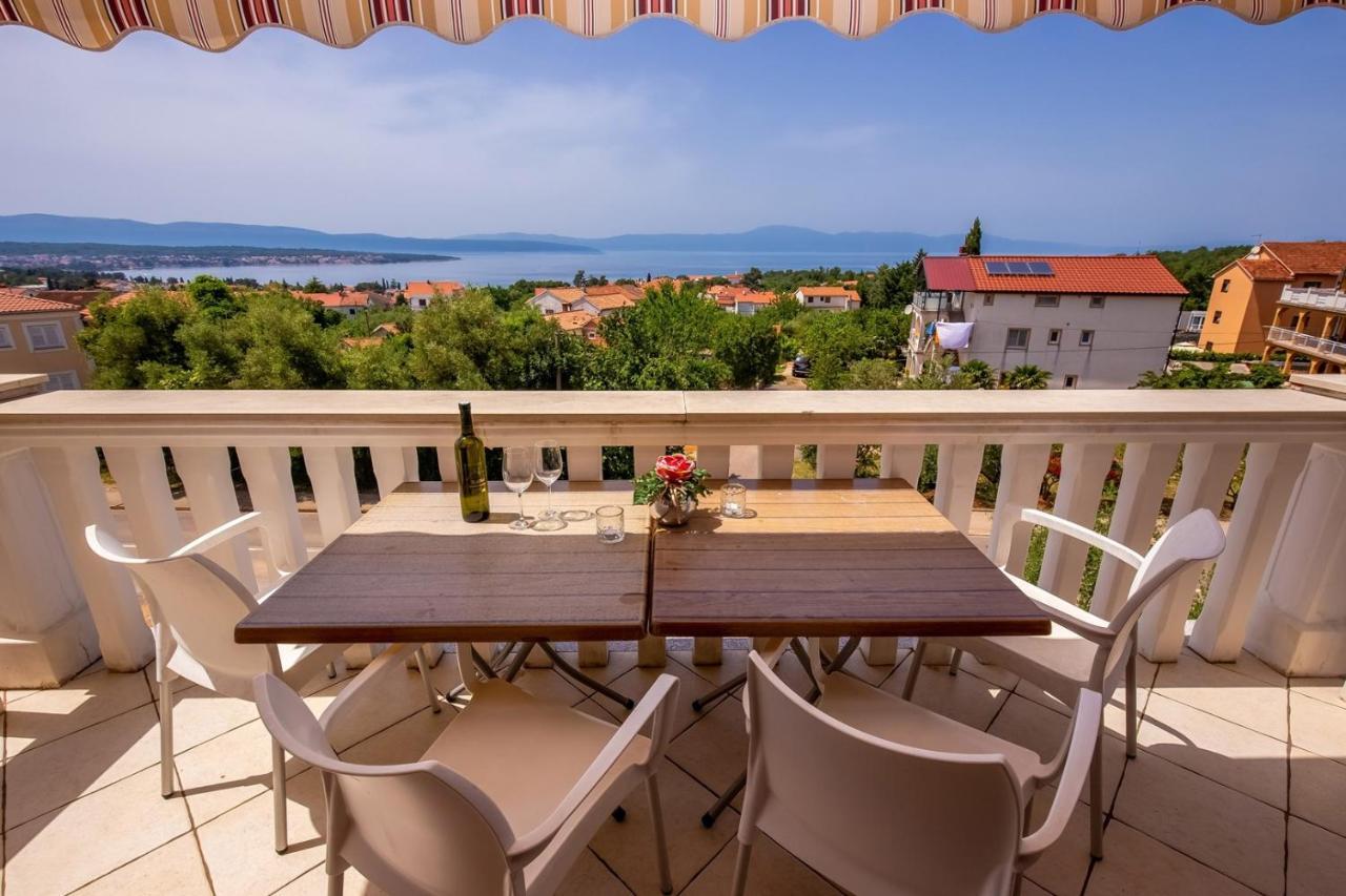 Apartments Rina Малинска Экстерьер фото